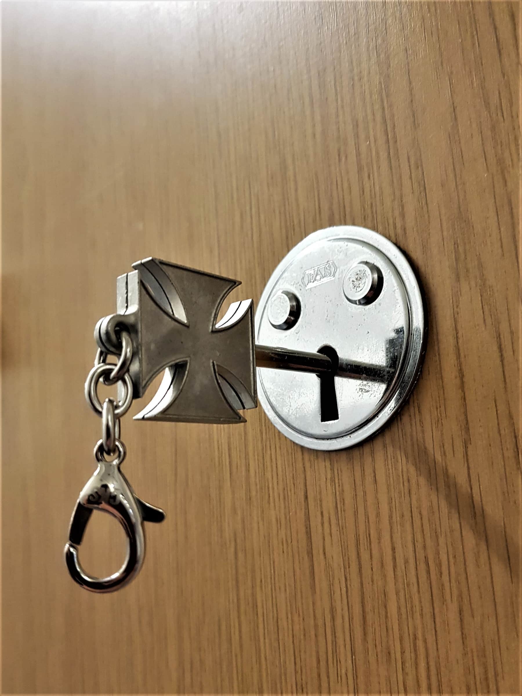 cool keys for houses cross